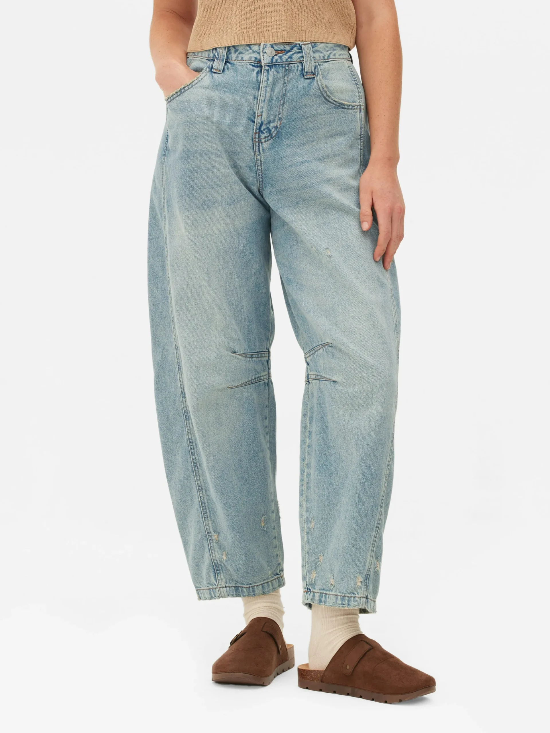 Barrel-Jeans Im Used-Look