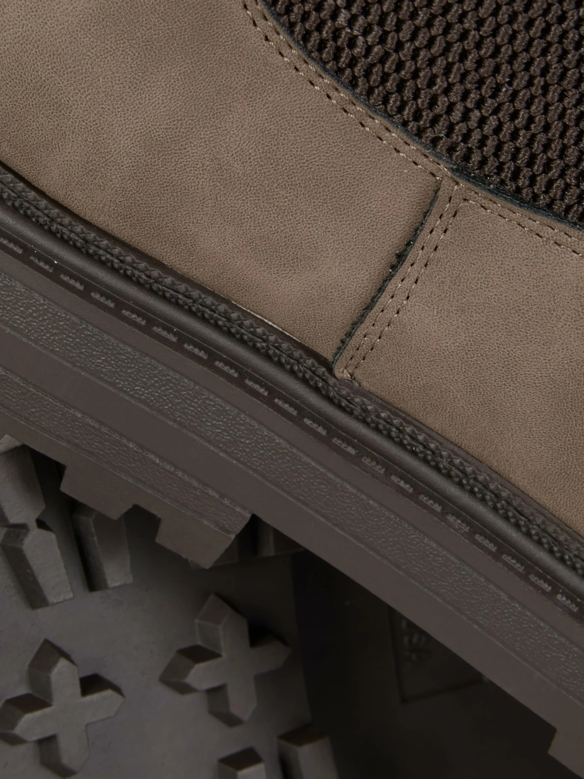 Chelsea-Boots Mit Dicker Sohle