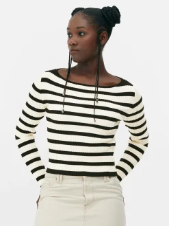 Geripptes Top Mit U-Boot-Ausschnitt