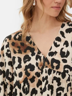 Gesmoktes Minikleid Mit V-Ausschnitt