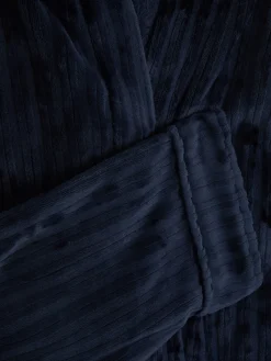 Gestreifter Bademantel Mit Ausgebranntem Effekt