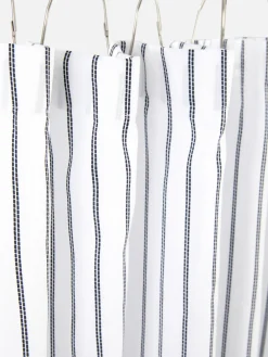 Gestreifter Duschvorhang