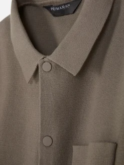 Gestricktes Hemd Mit Druckknöpfen