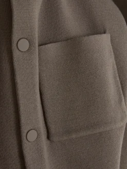 Gestricktes Hemd Mit Druckknöpfen