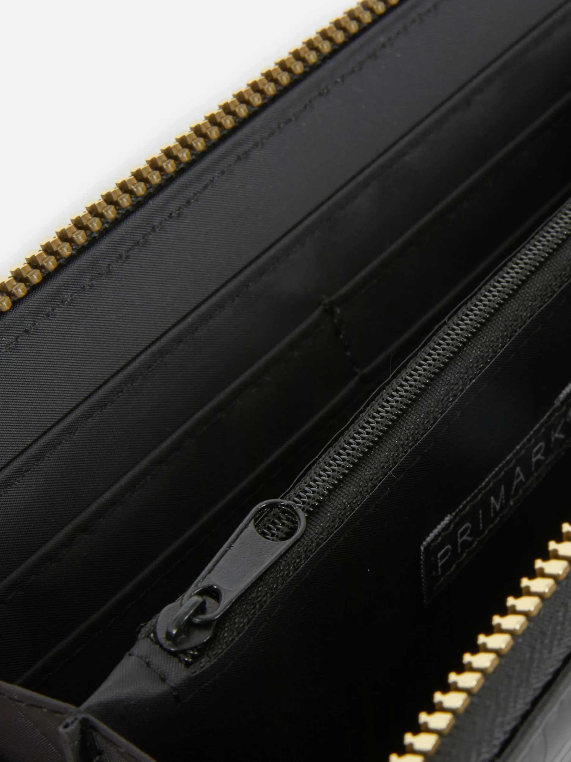 Handtasche In Kroko-Optik Mit Initiale