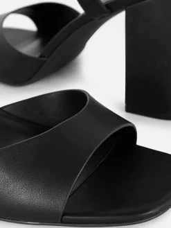 Heels Mit Riemchen In Weiter Passform