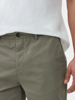 Klassische Chino-Shorts