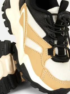 Klobige Low-Top-Sneaker