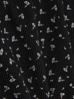 Kurzes Schlafanzug-Trägertop Mit Spitzenbesatz