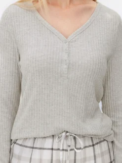 Langärmeliger Schlafanzug Mit Karierter Hose