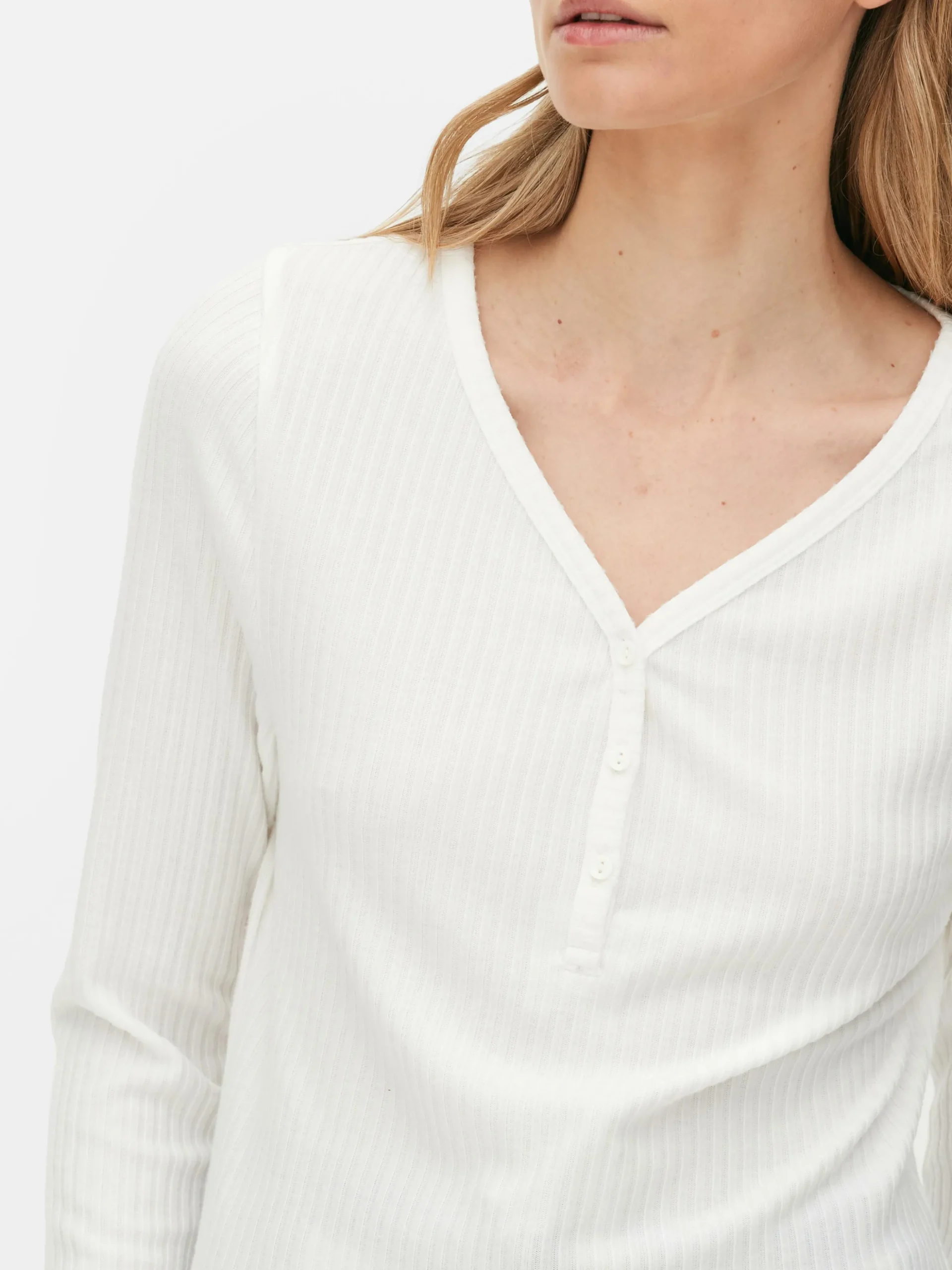 Langärmeliger Schlafanzug Mit Karierter Hose