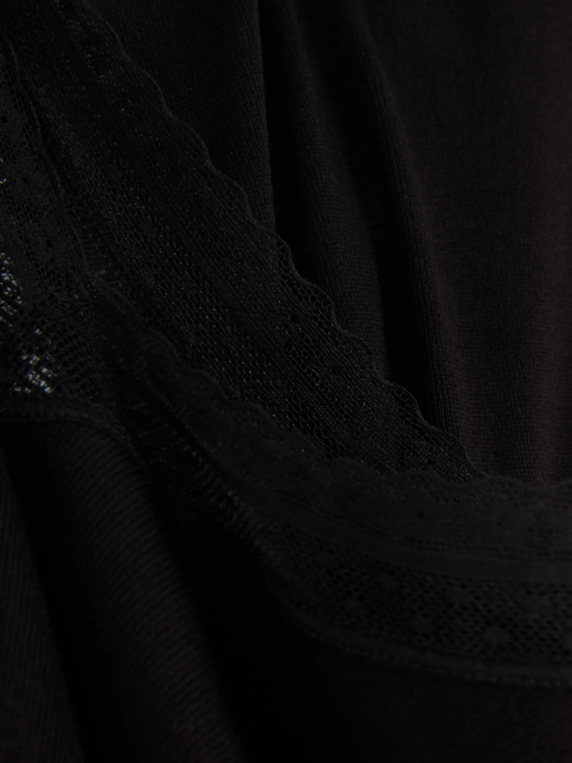 Langärmeliger Schlafanzug Mit Spitzenbesatz