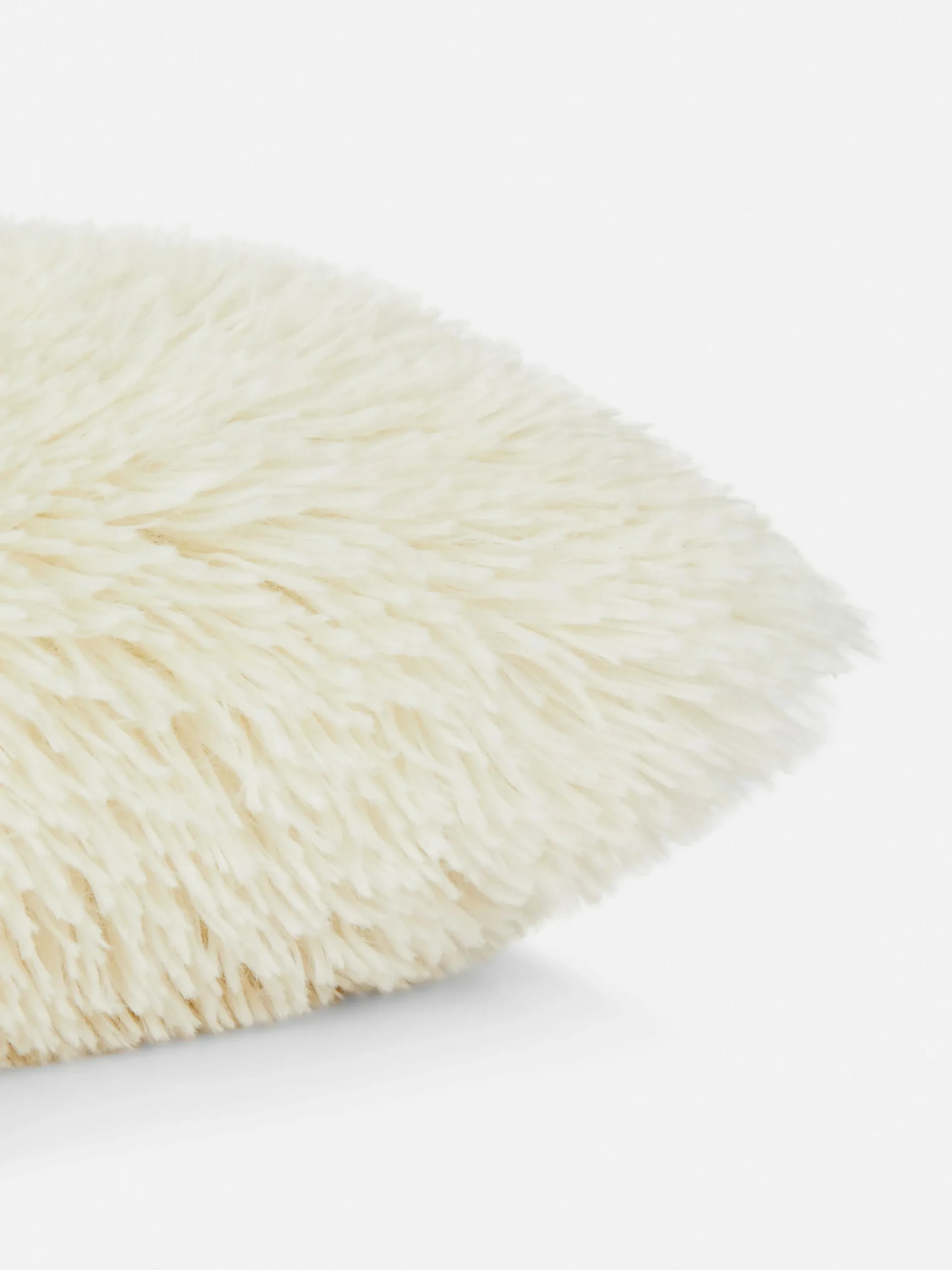 Längliches Kissen Aus Kunstfell