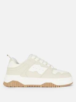 Low-Top-Sneaker Im Skater-Stil