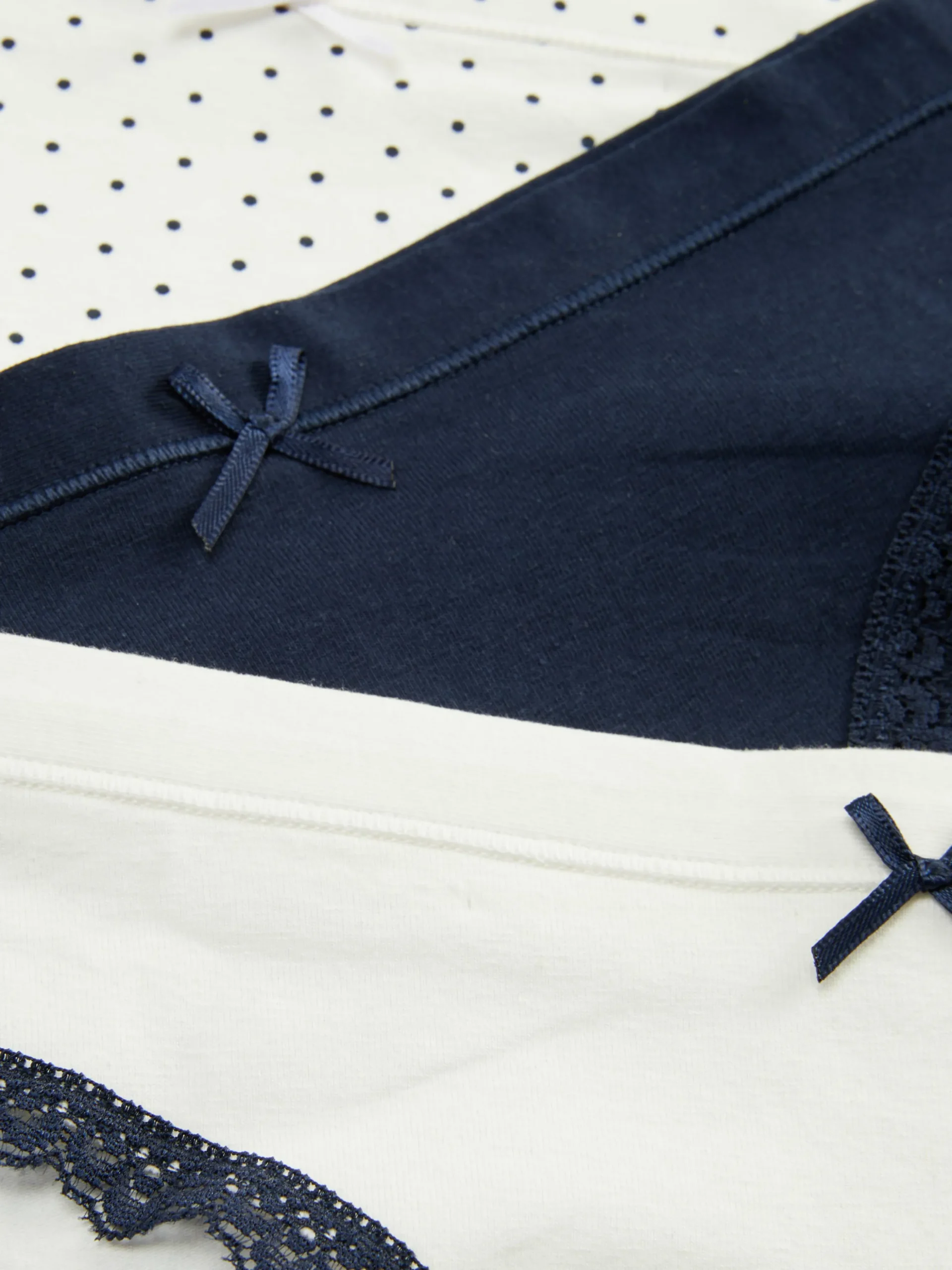 Modische Minislips Mit Spitzenbesatz, 3er-Pack