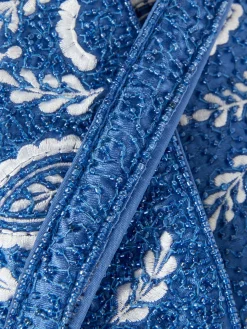 Perlenbesetzte Schultertasche