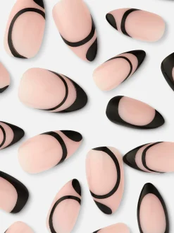 PS… Kunstnägel Mit French-Spitze Und Wirbelmuster