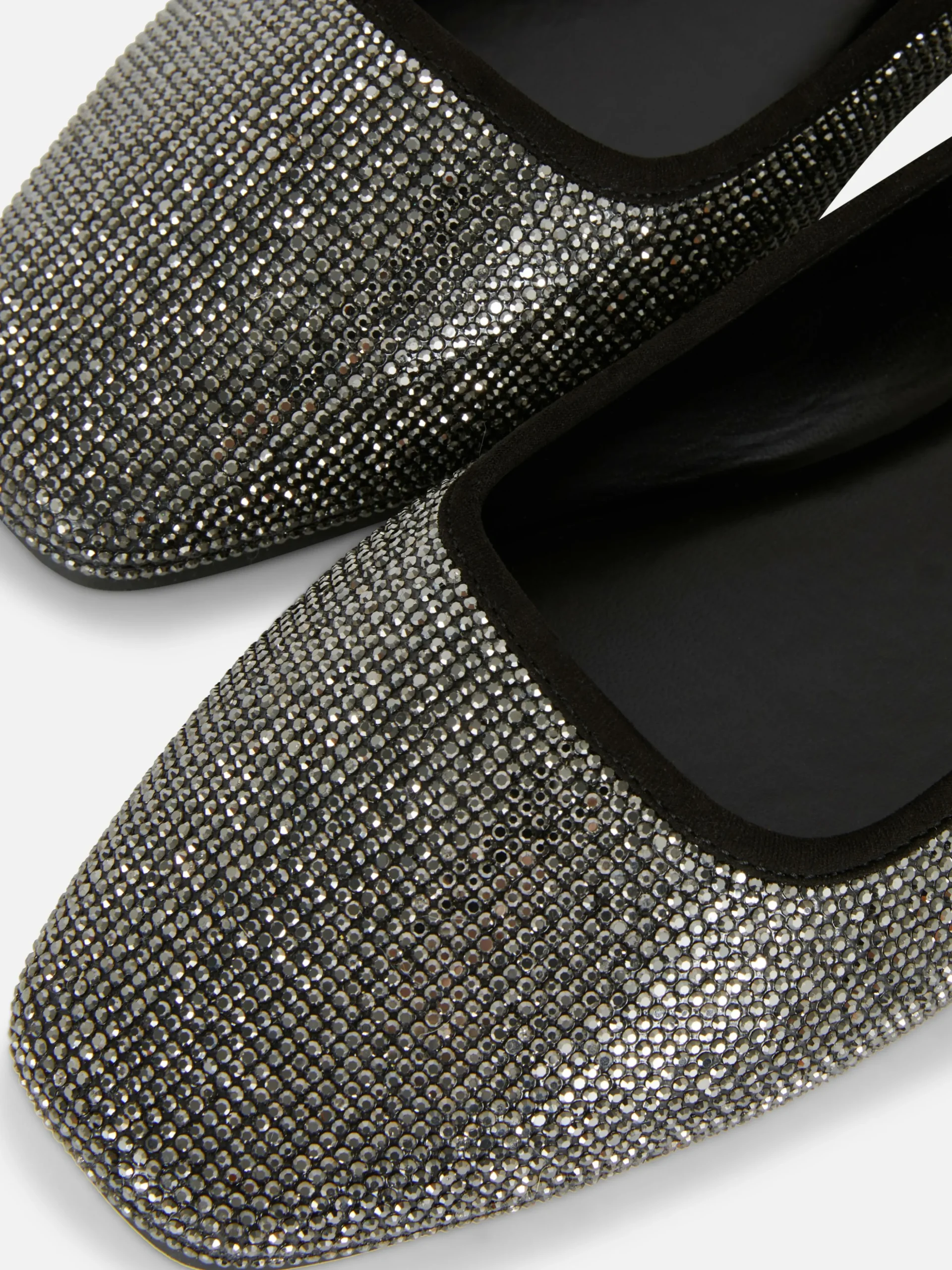 Pumps Mit Eckiger Zehenpartie Und Nieten