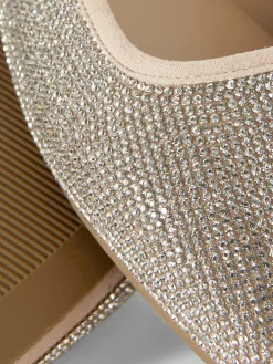 Pumps Mit Eckiger Zehenpartie Und Nieten