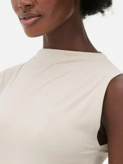 Ärmelloser Body Mit Hohem Kragen