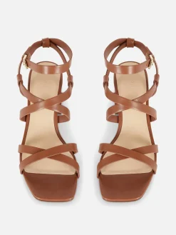 Sandalen Mit überkreuzten Riemchen Und Blockabsatz