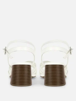 Sandaletten Mit überkreuzten Riemchen