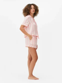 Schlafanzug Aus Satin Mit Top Und Shorts