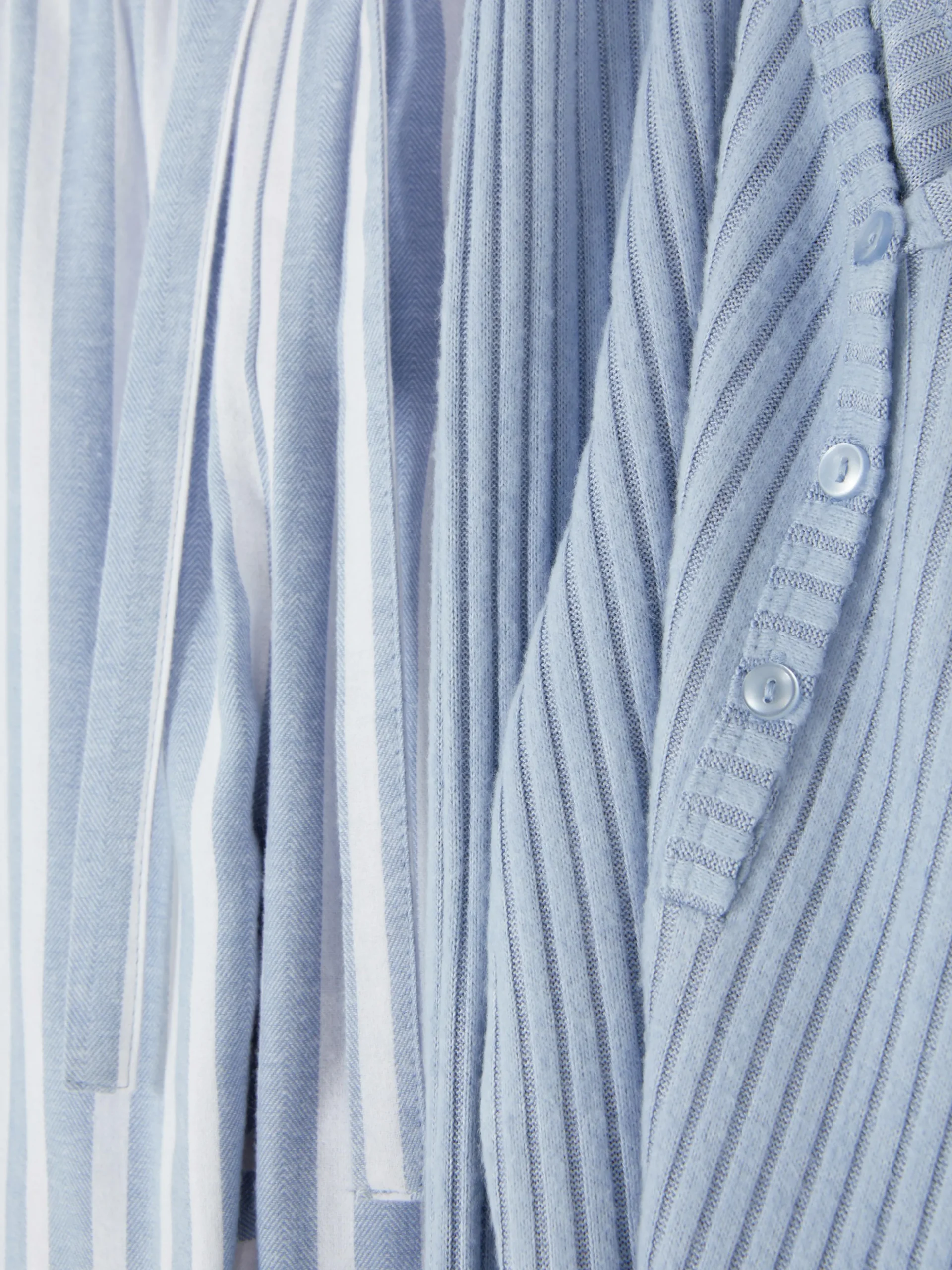 Schlafanzug Mit Henly-Top Und Gemusterter Hose