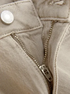 Schmal Geschnittene Jeans Mit Geradem Bein