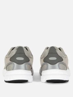 Sneaker Mit Netzstoffeinsätzen