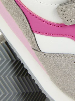 Sneaker Mit Retro-Einsätzen