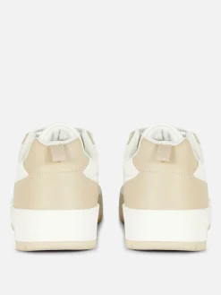 Sportliche Low-Top-Sneaker