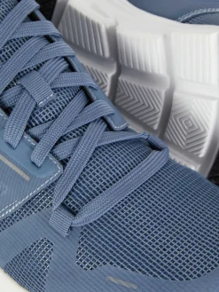 Sportliche Sneaker Zum Schnüren