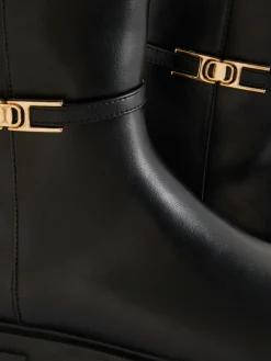 Stiefeletten Mit Schnallendetail