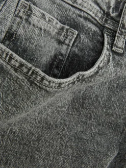 Straight Jeans