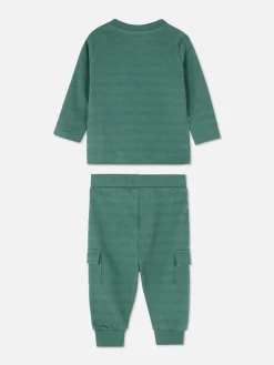 Strukturiertes T-Shirt- Und Cargohosen Im Set