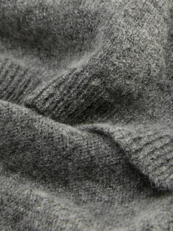 „The Edit“ Feinstrick-Deckenschal