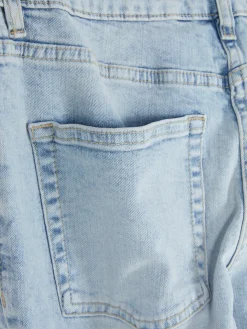 Verkürzte Jeans Mit Ausgestelltem Bein