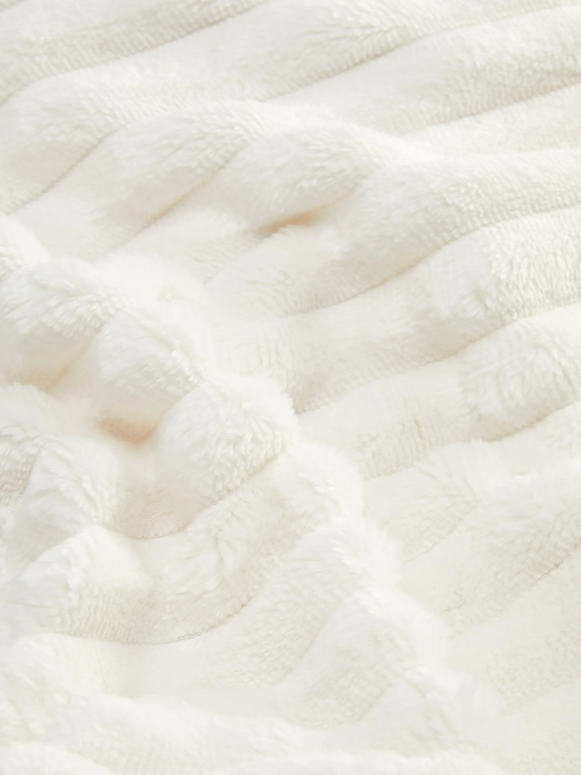 Weicher, Gerippter Überwurf